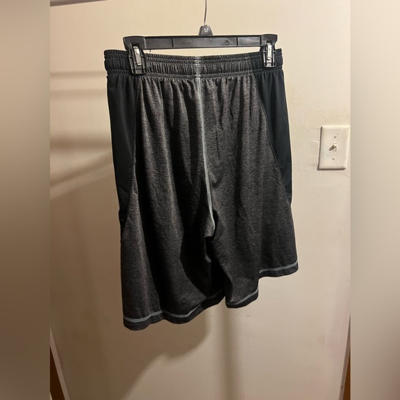 Under Armour Shorts - Picture 1 of 3